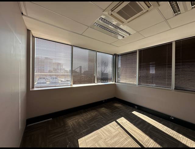 493M² OFFICE TO LET IN HIGHVELD